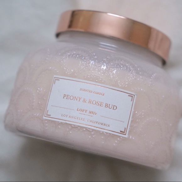 Other - Loft No7 Peony & Rose Bud Scented Candle 15.87oz